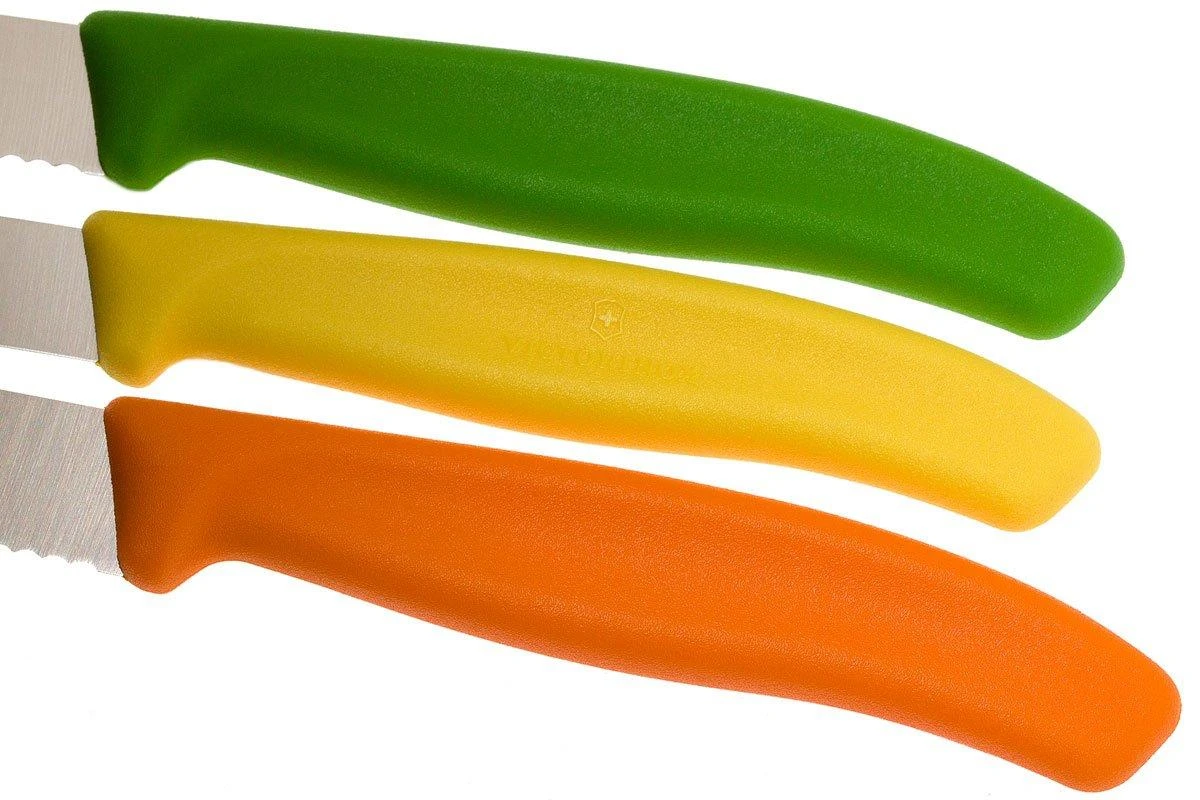 Victorinox SwissClassic Cuchillo De Verduras Negro, Set De 3, 6.7116.31G 4 Victorinox SwissClassic Cuchillo De Verduras Negro, Set De 3, 6.7116.31G - Image 4